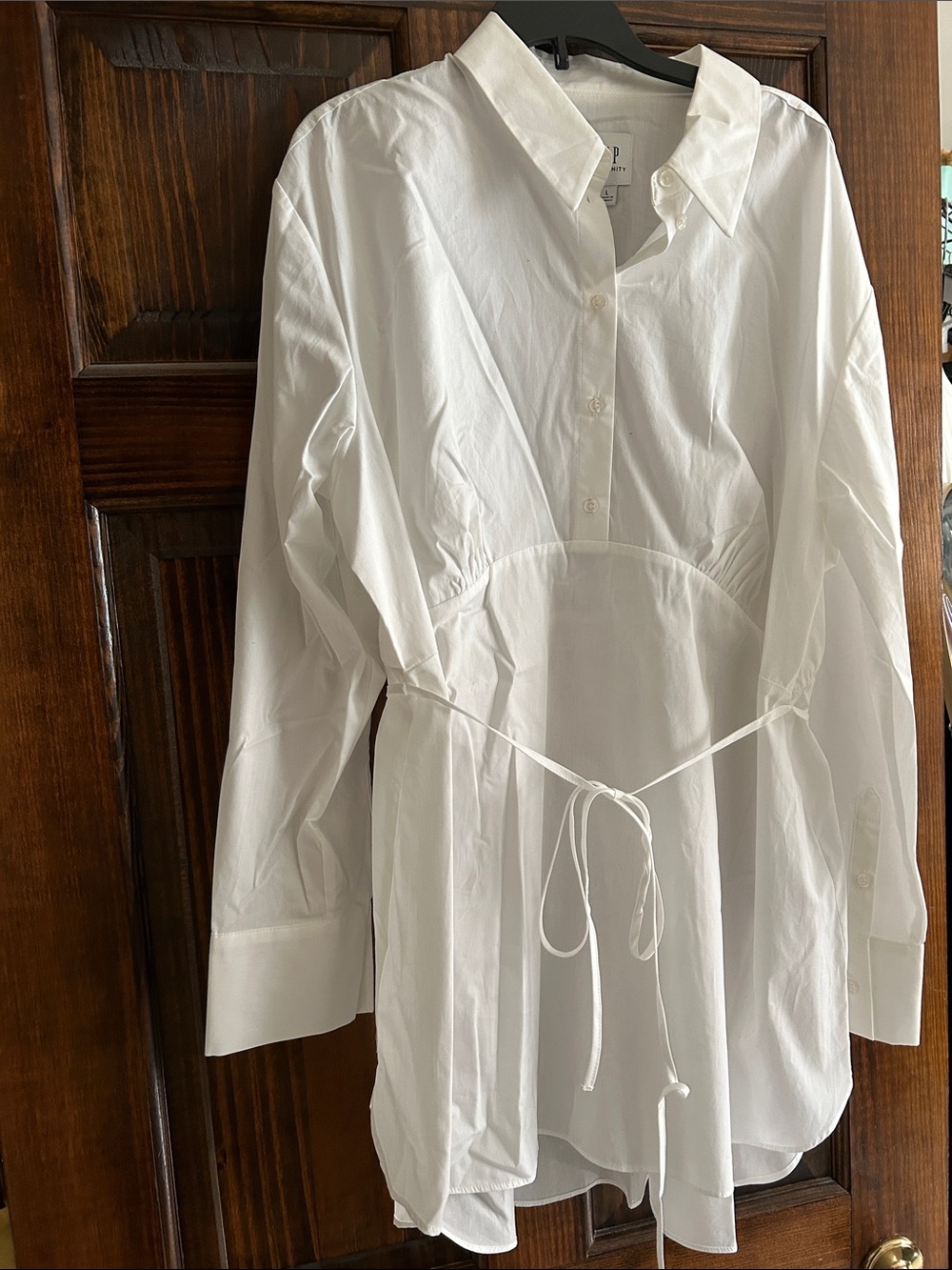 GAP White Women Long-Sleeve Button Maternity Blouse. Brand New never worn.
